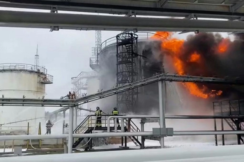 Ukrajinski napadi učinili veliku štetu Rusiji: Prisiljena je uvoziti četiri puta više benzina iz Bjelorusije